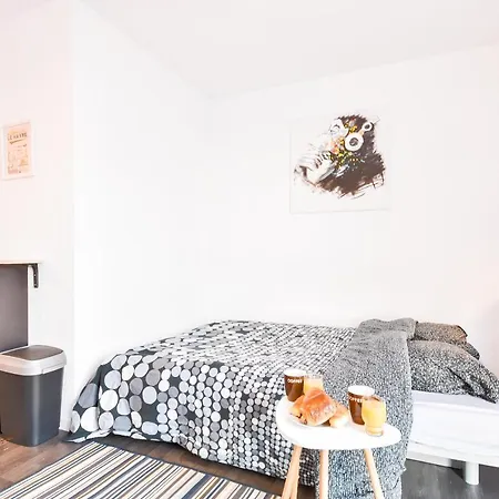 Studio Cosy - Proche De Ville - Calme דירה *